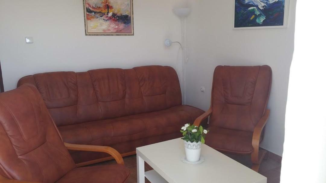Apartment Pepi Povljana Ngoại thất bức ảnh
